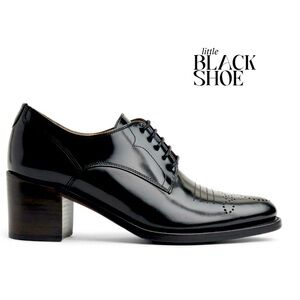 Office of Angela Scott - Miss Button
Size 41